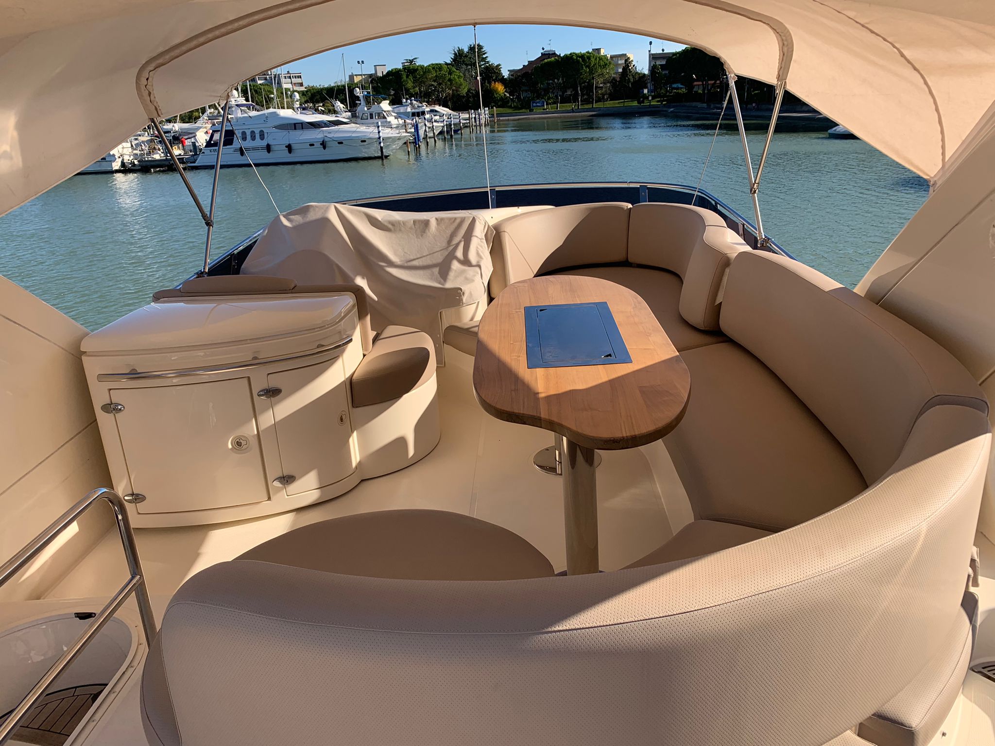 ALYC yacht flybridge